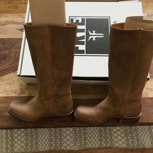 Women’s Frye 14L Campus Boots 7.5.